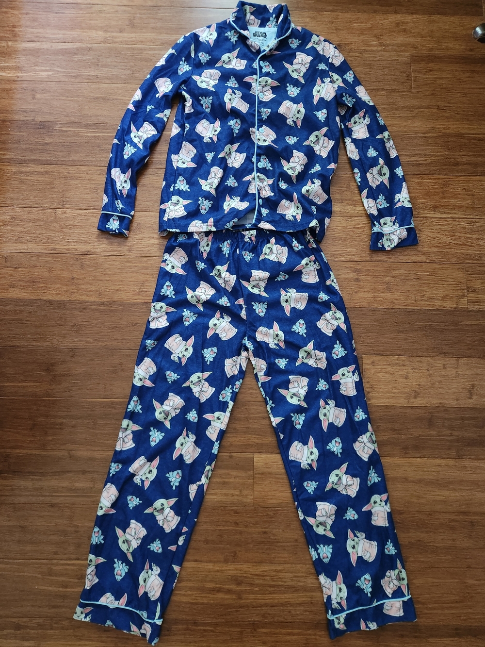 Star Wars Boy's Mandalorian Grogu  Long Sleeve & Pants Pajamas, Large 12 / 14